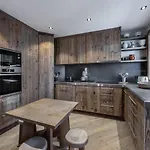 Renove 5 Avec Balcon, Cheminee Et Wifi A 400m Du Centre De - Fr-1-453-170 * Megève